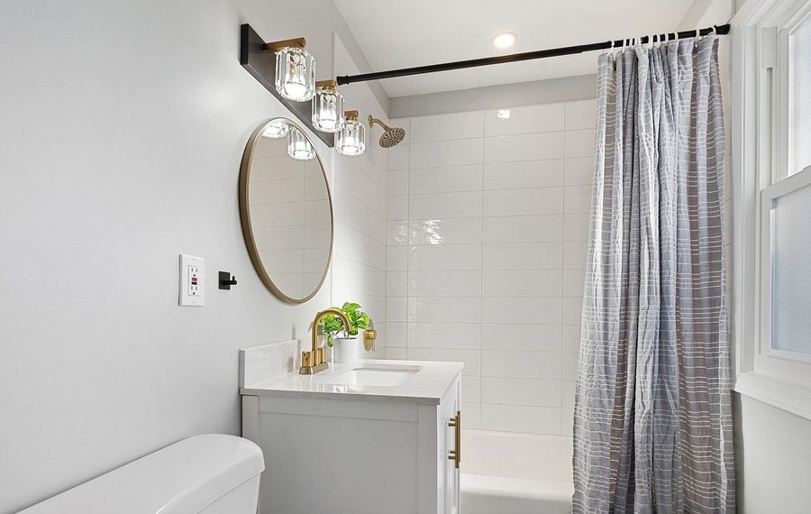 bathroom, 315