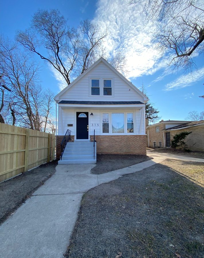 exterior rear, 315