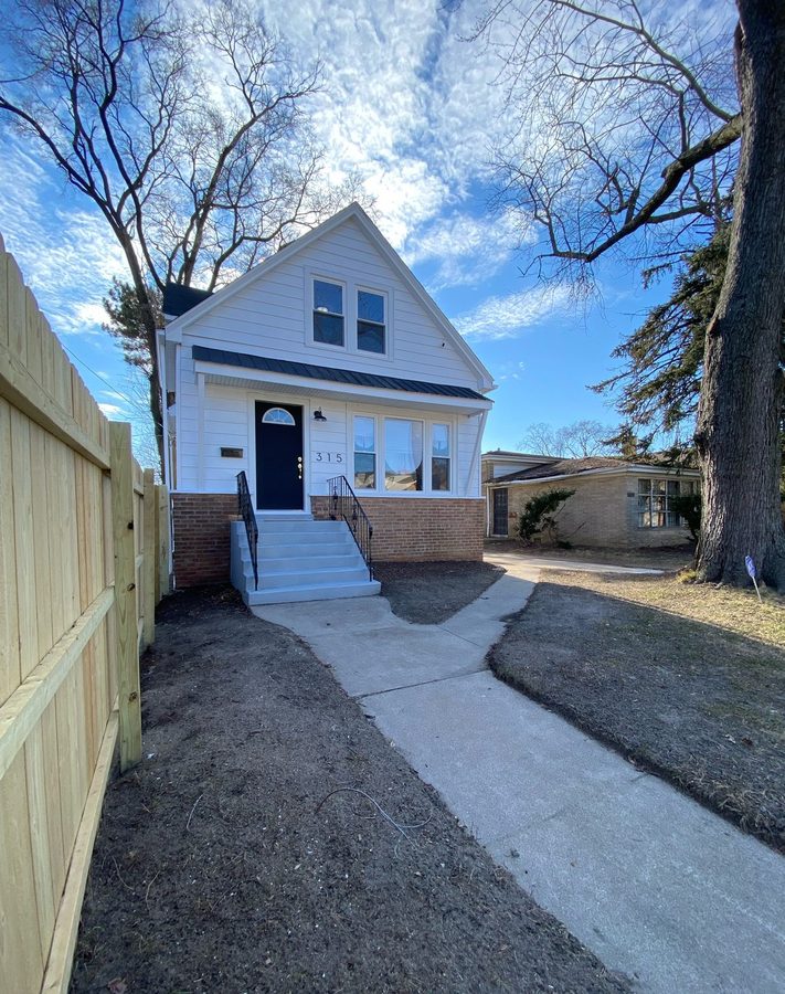 exterior rear, 315
