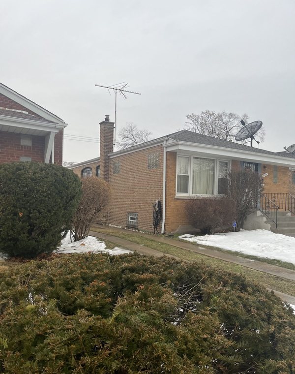 Brick ranch, before